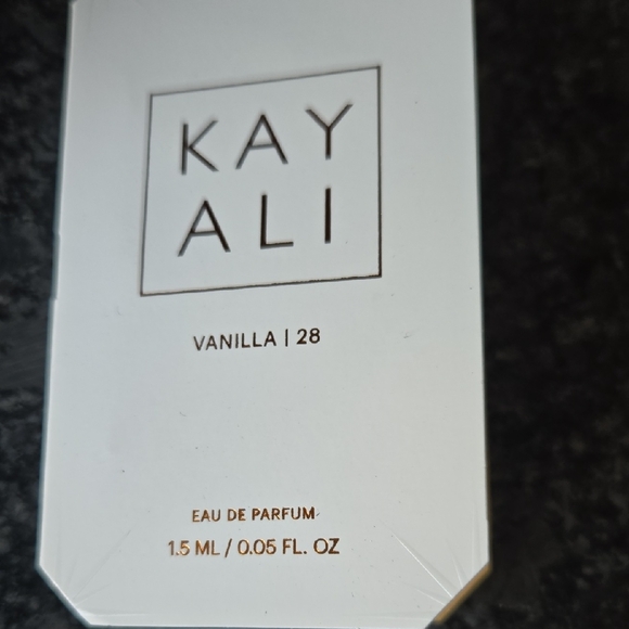 Luxury Parfum Sample Packs - Set of 6 - Picture 6 of 13